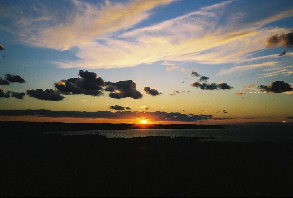 蒙托克庄园酒店 外观 照片 Sunset over the Atlantic Ocean
