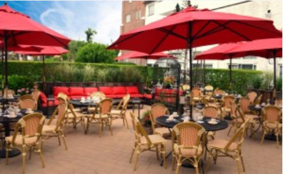 蒙托克庄园酒店 外观 照片 The patio at the restaurant