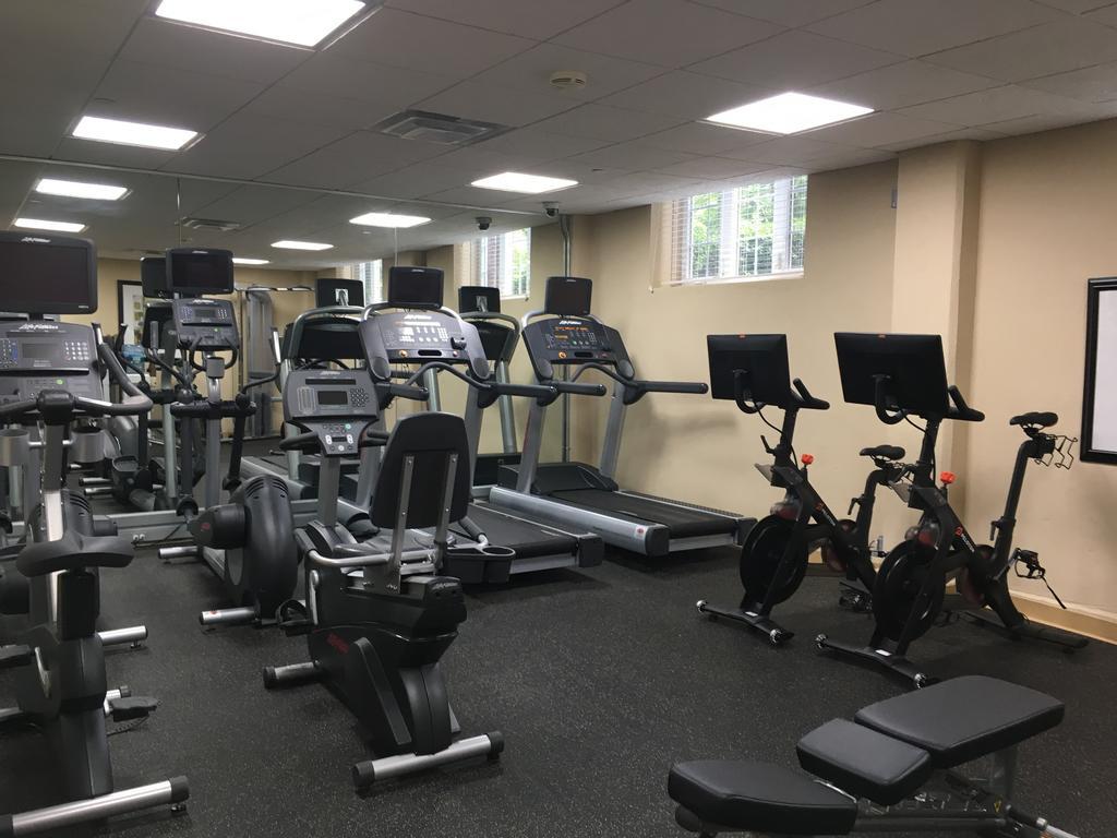蒙托克庄园酒店 外观 照片 The Fitness Center at the 1000 North Main Street location